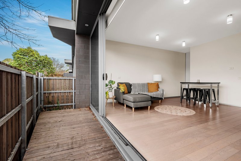 Photo - 13/15-17 Railway Road, Blackburn VIC 3130 - Image 5