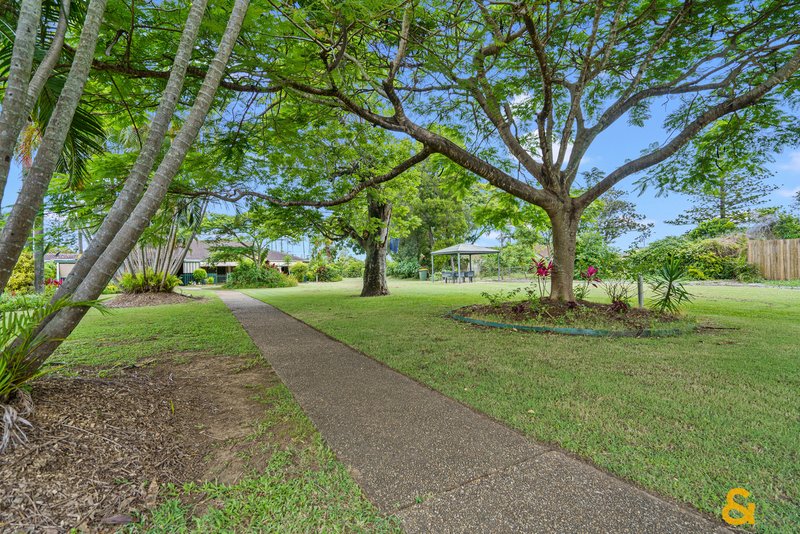 Photo - 13/15 Carmichael Court, Wynnum West QLD 4178 - Image 11