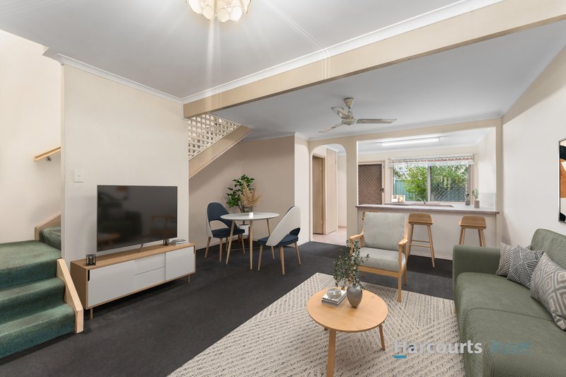 Photo - 13/15 Pine Avenue, Beenleigh QLD 4207 - Image 2