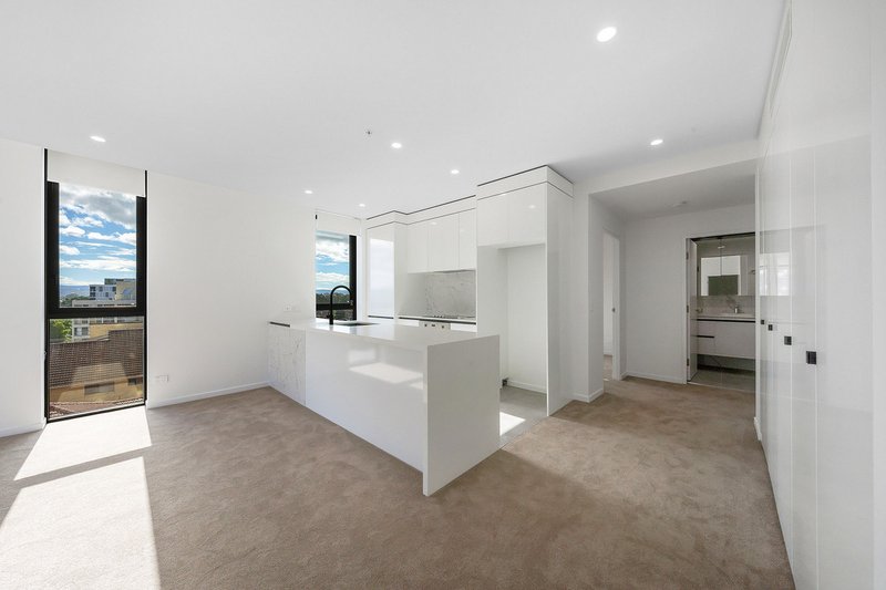 Photo - 13/16-18 Chelsea Avenue, Broadbeach QLD 4218 - Image 3