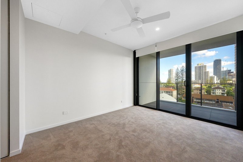 Photo - 13/16-18 Chelsea Avenue, Broadbeach QLD 4218 - Image 5