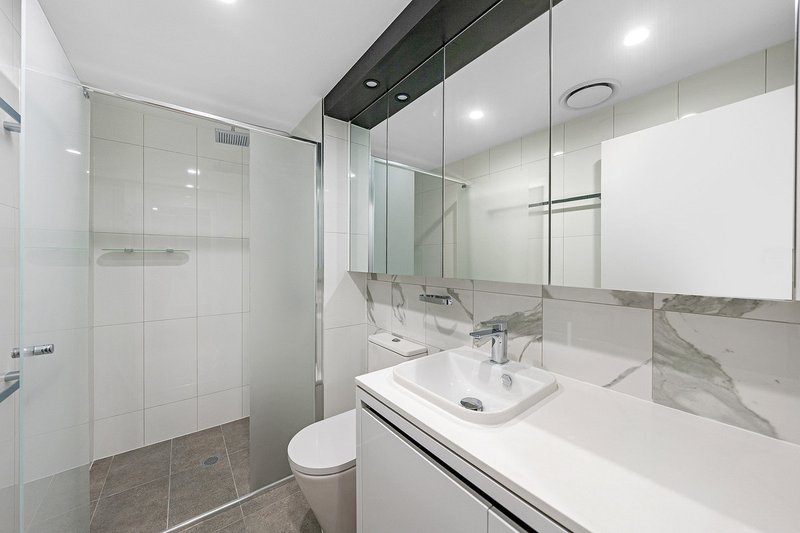 Photo - 13/16-18 Chelsea Avenue, Broadbeach QLD 4218 - Image 7