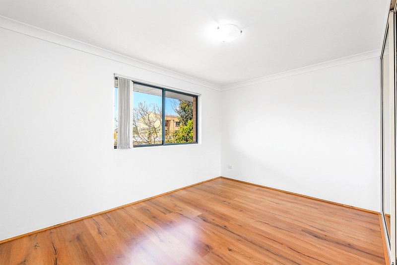 Photo - 13/17-19 Henley Road, Homebush West NSW 2140 - Image 4