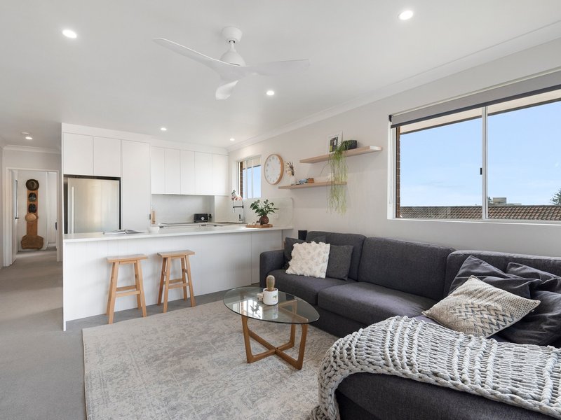 Photo - 13/18-20 Wetherill Street, Narrabeen NSW 2101 - Image 2