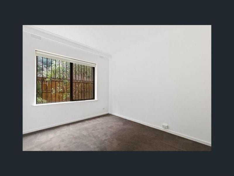 Photo - 1/318 Dandenong Road, St Kilda East VIC 3183 - Image 3