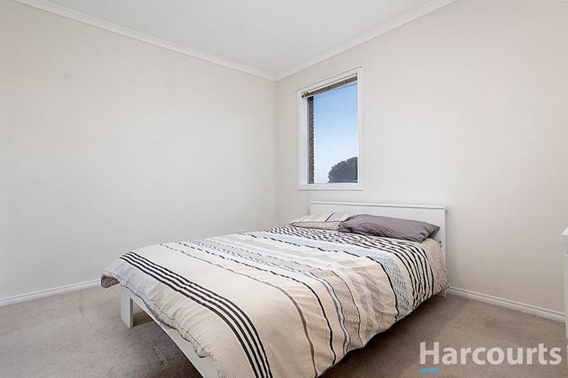 Photo - 13/18 Tulloch Grove, Glen Waverley VIC 3150 - Image 7