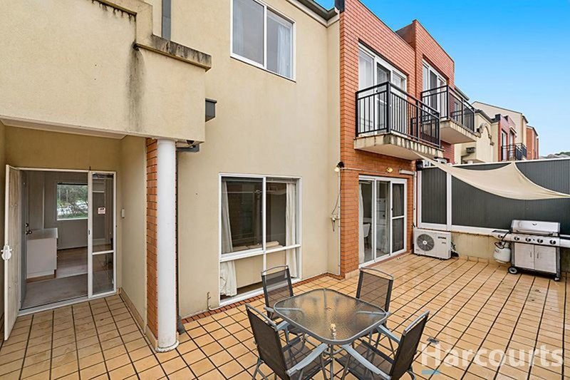 Photo - 13/18 Tulloch Grove, Glen Waverley VIC 3150 - Image 8