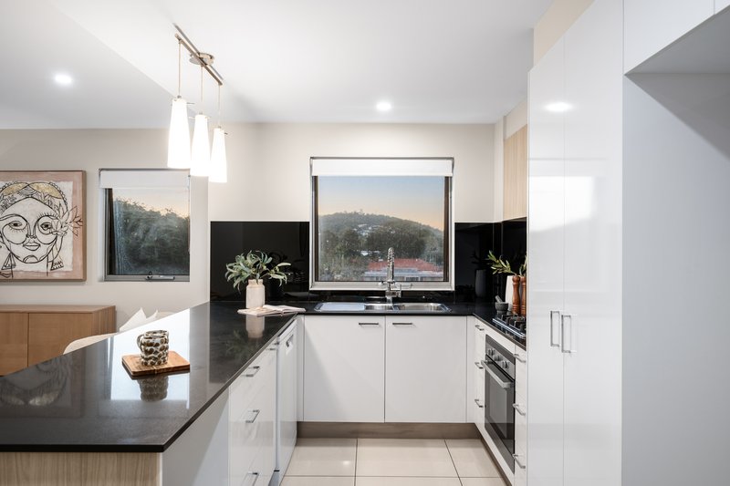 Photo - 1319/5 Cremin Street, Upper Mount Gravatt QLD 4122 - Image 3