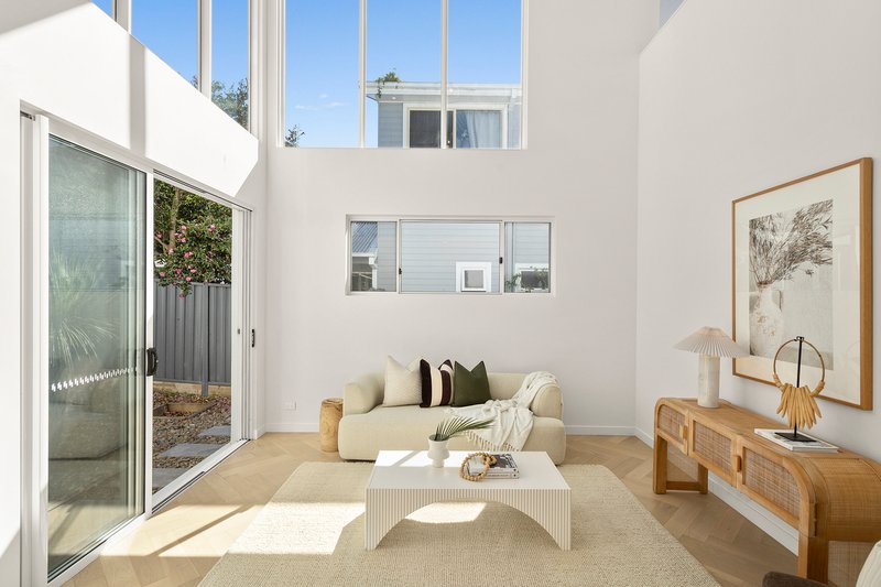 Photo - 131B Mount Keira Road, West Wollongong NSW 2500 - Image 2