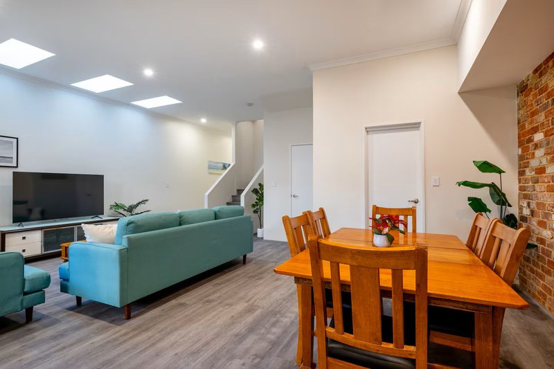 Photo - 131B Westview Street, Scarborough WA 6019 - Image 2