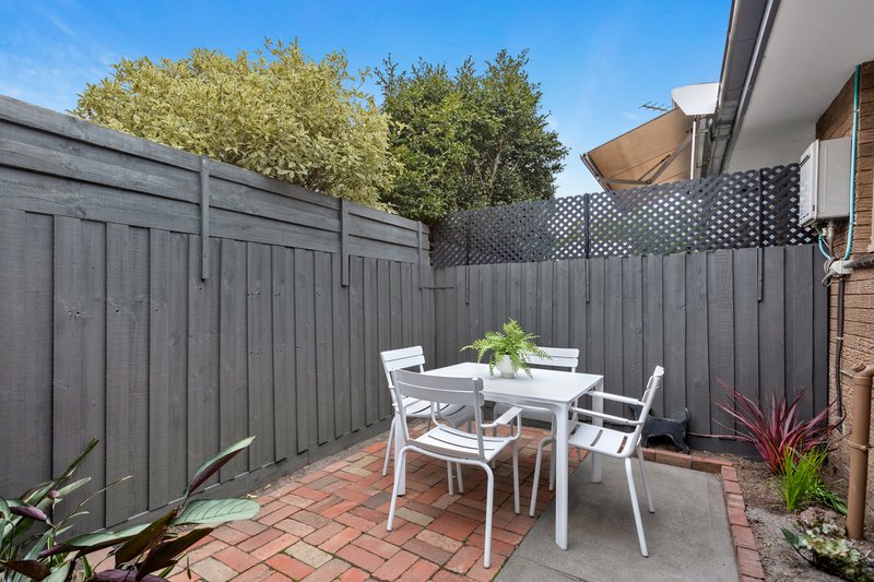 Photo - 1/32-34 Flinders Street, Mentone VIC 3194 - Image 3