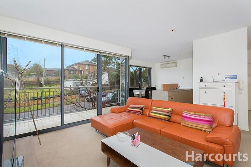 Photo - 13/2-4 Blair Road, Glen Waverley VIC 3150 - Image 2