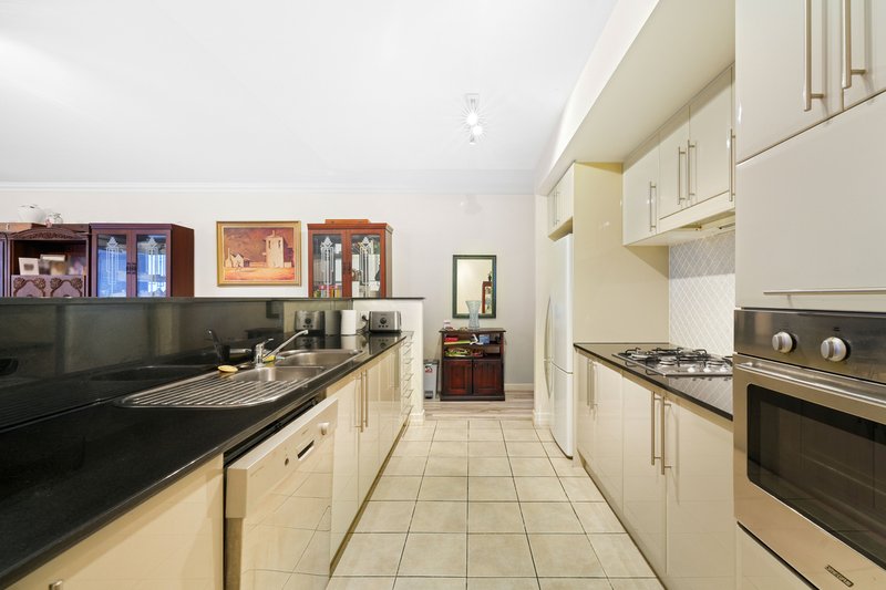 Photo - 13/2-4 Woodlands Avenue, Breakfast Point NSW 2137 - Image 7