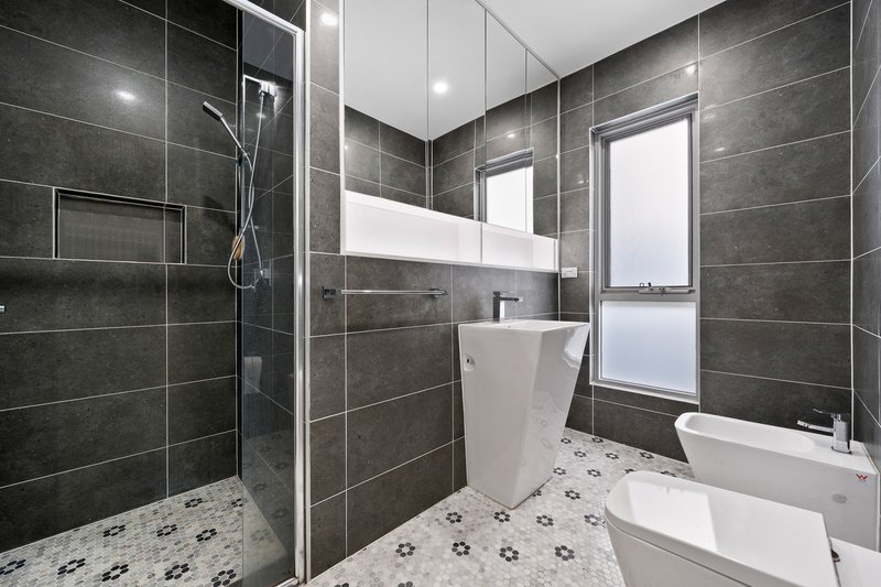 Photo - 132 Arbutus Street, Canley Heights NSW 2166 - Image 4