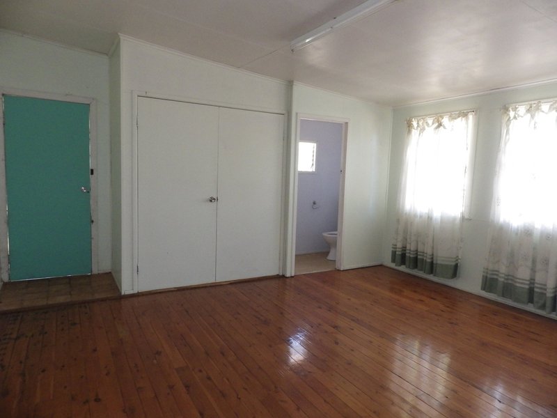 Photo - 132 Arthur Street, Roma QLD 4455 - Image 5