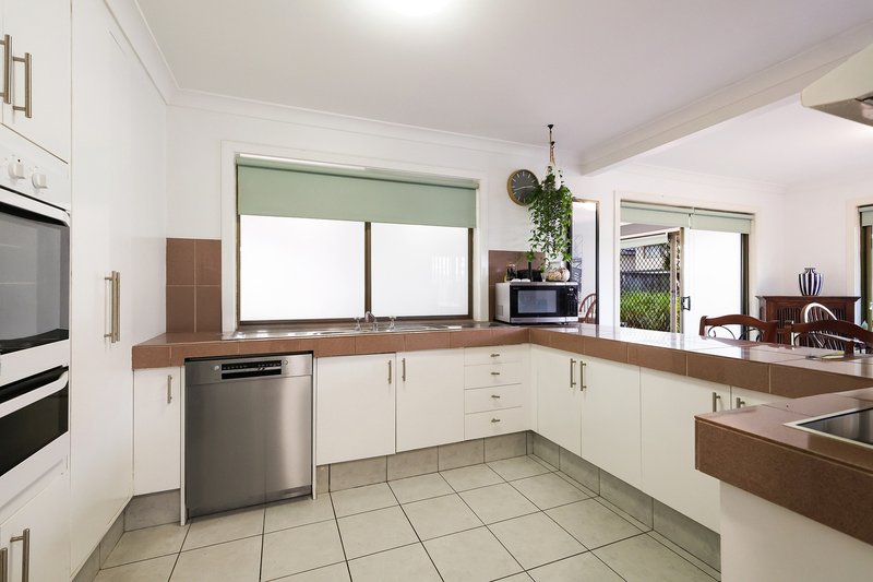 Photo - 132 Ashmore Road, Benowa QLD 4217 - Image 9