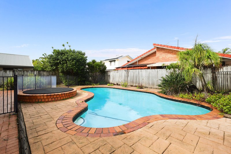 Photo - 132 Ashmore Road, Benowa QLD 4217 - Image 18