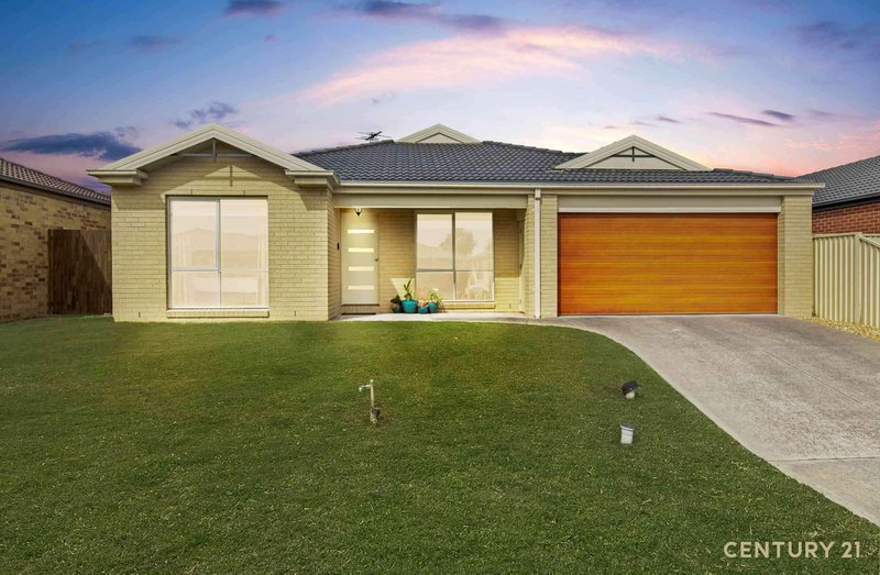 132 Blue Horizons Way, Pakenham VIC 3810