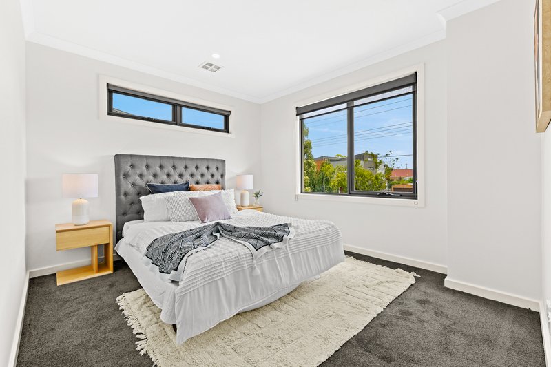 Photo - 1/32 Burns Avenue, Clayton South VIC 3169 - Image 8