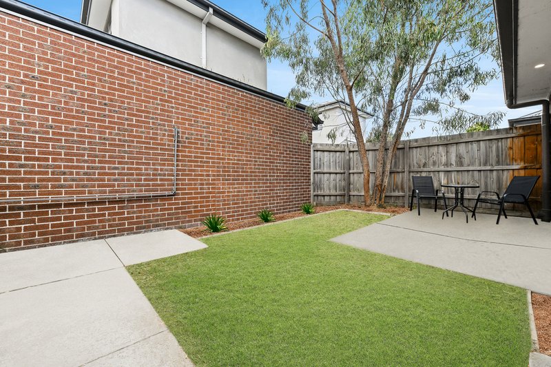 Photo - 1/32 Burns Avenue, Clayton South VIC 3169 - Image 13