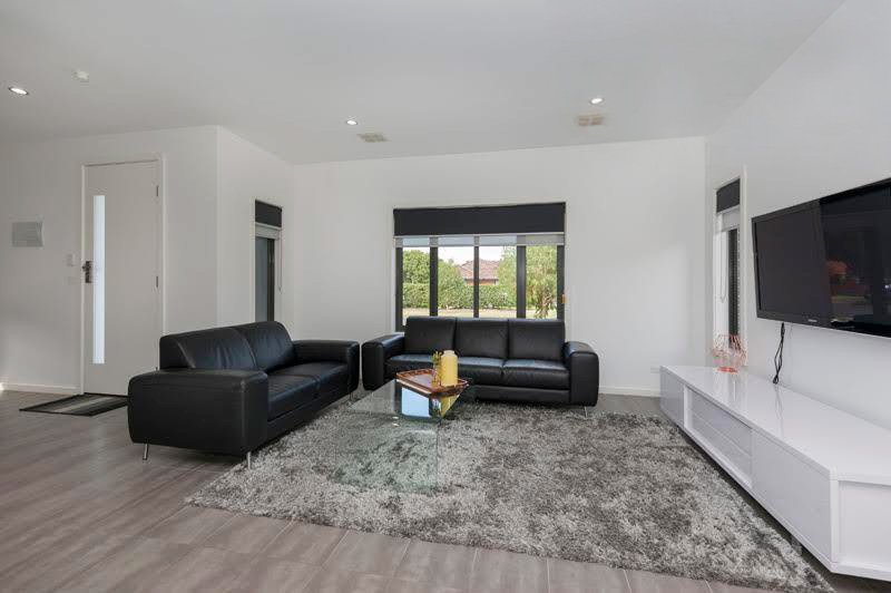 Photo - 1/32 Cash Street, Kingsbury VIC 3083 - Image 2