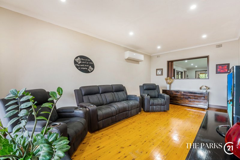Photo - 132 Chifley Street, Smithfield NSW 2164 - Image 2
