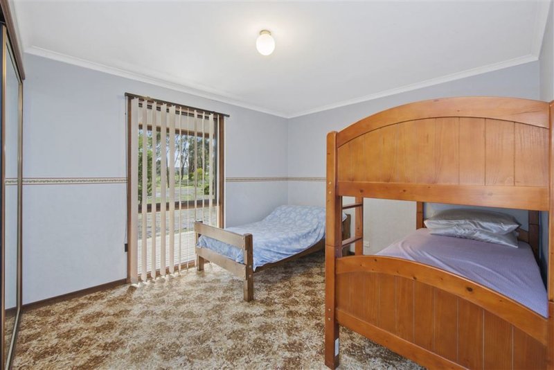 Photo - 132 Clarkes Road, Enfield VIC 3352 - Image 4