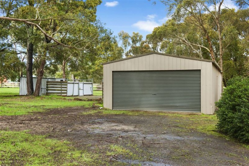 Photo - 132 Clarkes Road, Enfield VIC 3352 - Image 11