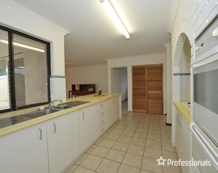 Photo - 132 Currie Street, Warnbro WA 6169 - Image 3