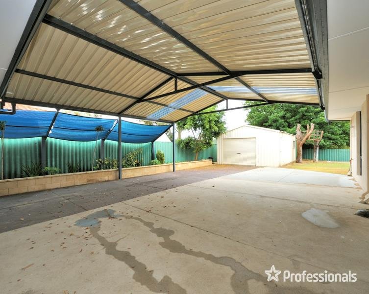 Photo - 132 Currie Street, Warnbro WA 6169 - Image 13