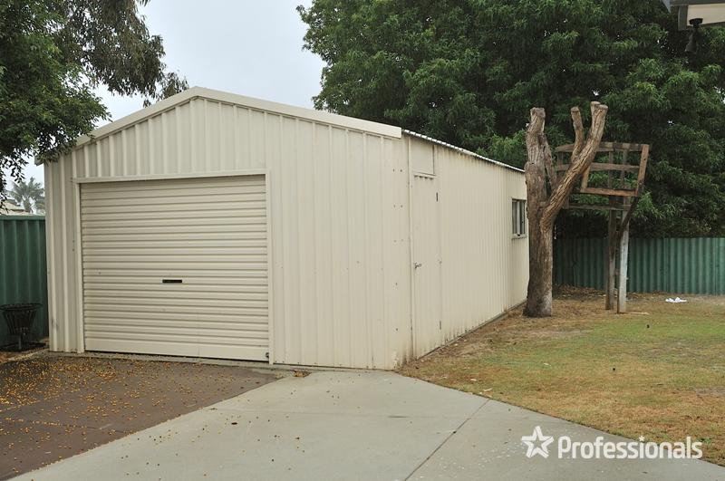 Photo - 132 Currie Street, Warnbro WA 6169 - Image 14