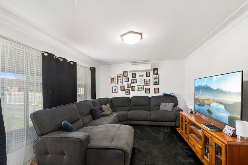 Photo - 132 Edgeworth Avenue, Kanahooka NSW 2530 - Image 5