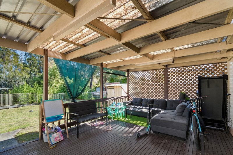Photo - 132 Edgeworth Avenue, Kanahooka NSW 2530 - Image 11