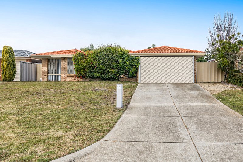 Photo - 132 Forest Lakes Drive, Thornlie WA 6108 - Image 6