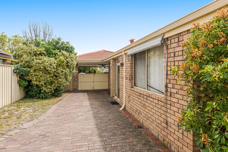 Photo - 132 Forest Lakes Drive, Thornlie WA 6108 - Image 33