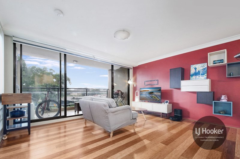 Photo - 1/32 Hassall Street, Parramatta NSW 2150 - Image 5