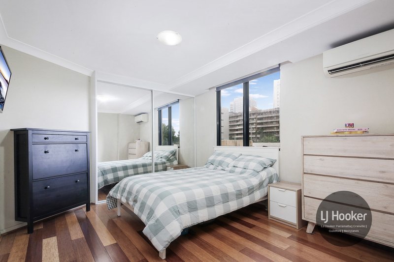 Photo - 1/32 Hassall Street, Parramatta NSW 2150 - Image 6