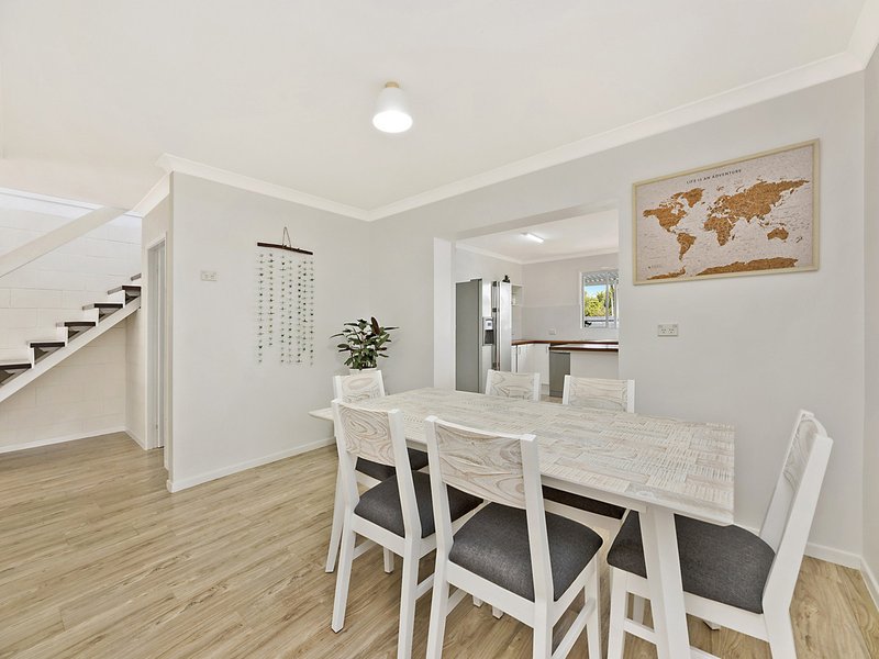 Photo - 132 Landsborough Parade, Golden Beach QLD 4551 - Image 4