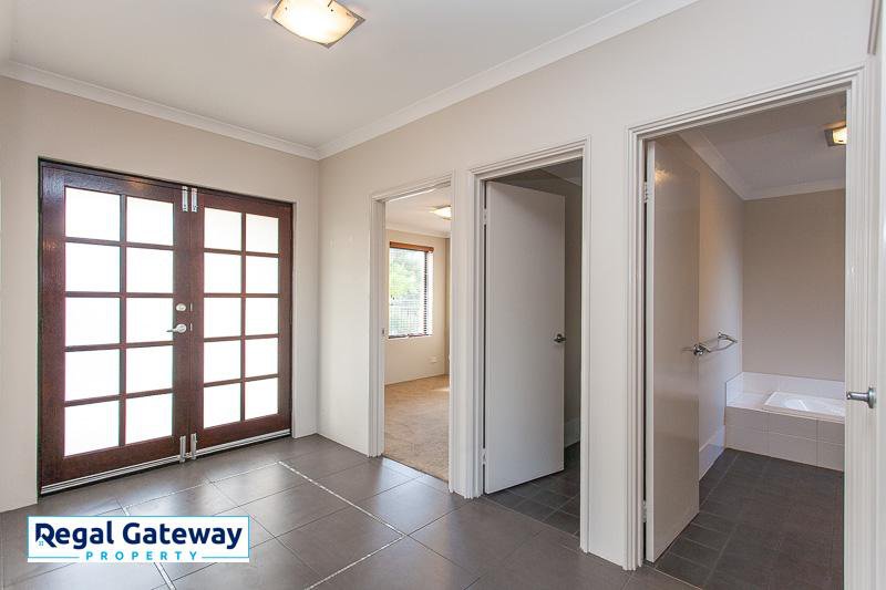 Photo - 132 Lyon Road, Aubin Grove WA 6164 - Image 2