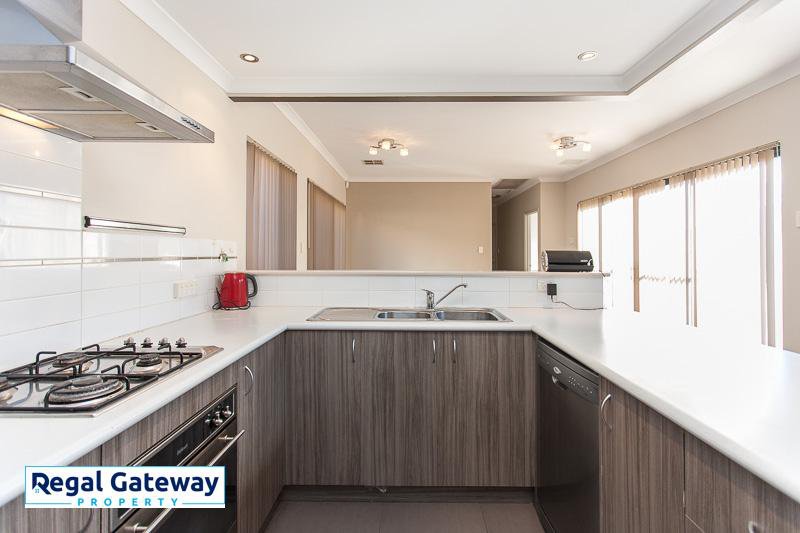 Photo - 132 Lyon Road, Aubin Grove WA 6164 - Image 5
