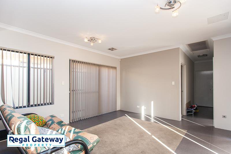 Photo - 132 Lyon Road, Aubin Grove WA 6164 - Image 6