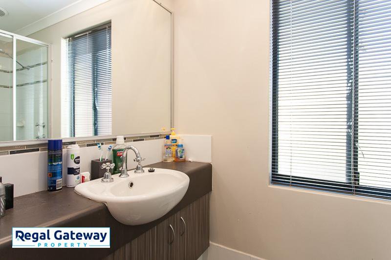 Photo - 132 Lyon Road, Aubin Grove WA 6164 - Image 11