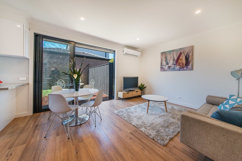 Photo - 1/32 Madeleine Road, Clayton VIC 3168 - Image 5