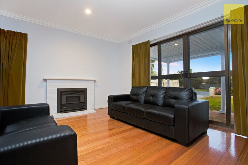 Photo - 132 Milleara Road, Keilor East VIC 3033 - Image 7