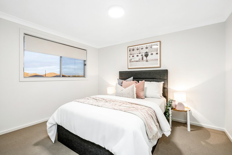 Photo - 132 Northbourne Drive, Marsden Park NSW 2765 - Image 13