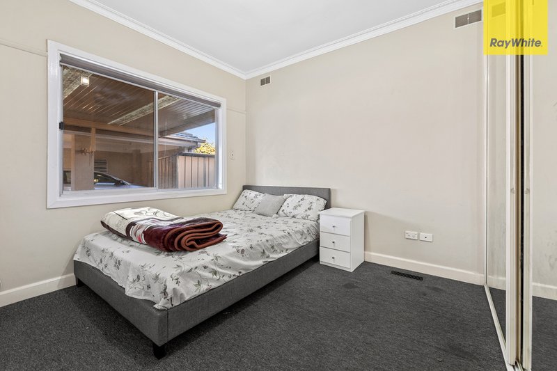 Photo - 1/32 Oberon Avenue, St Albans VIC 3021 - Image 7