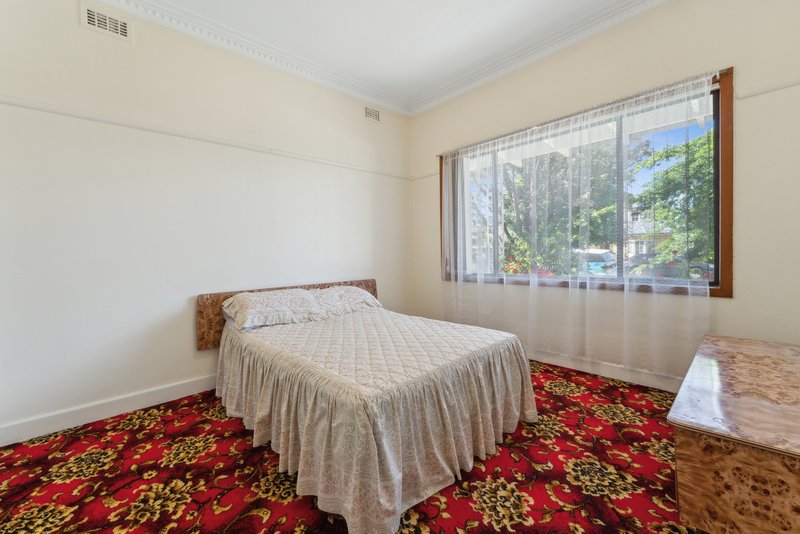 Photo - 132 Purinuan Road, Reservoir VIC 3073 - Image 4