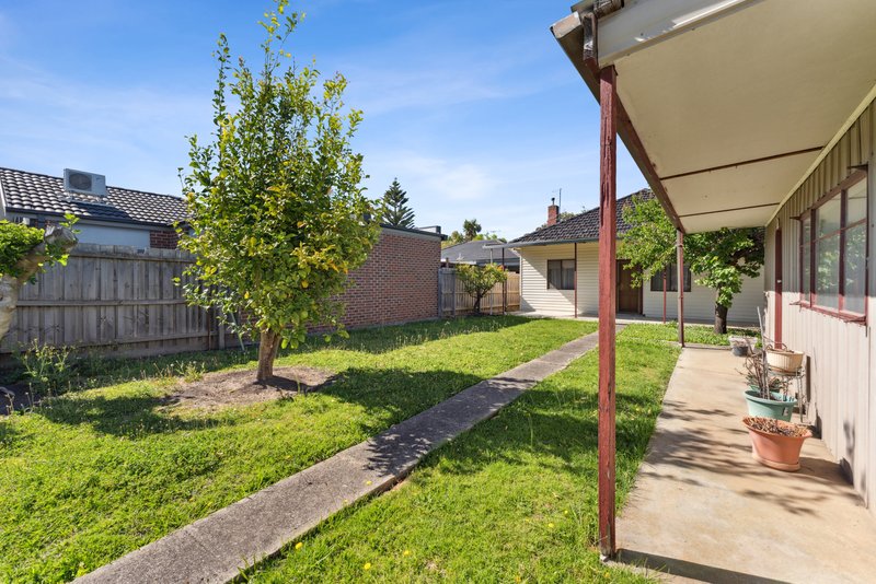 Photo - 132 Purinuan Road, Reservoir VIC 3073 - Image 11