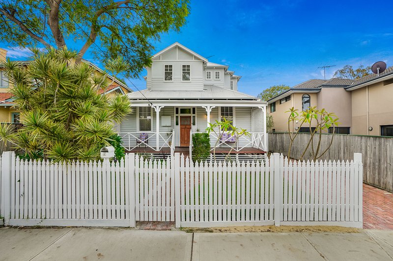 Photo - 132 Richmond Street, Leederville WA 6007 - Image 2