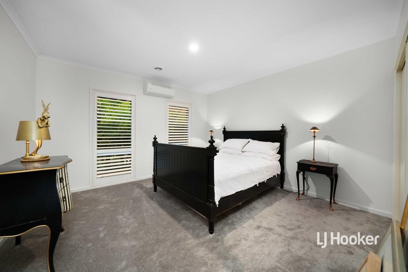 Photo - 1/32 Sandlewood Lane, Sanctuary Lakes VIC 3030 - Image 15